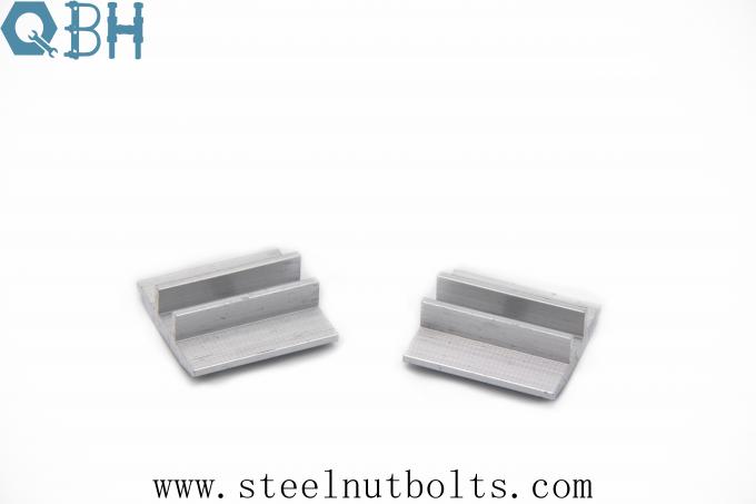 Anodizing Aluminum 6005-T5 SS 304 Middle Clamp For Photovoltaic Field 4